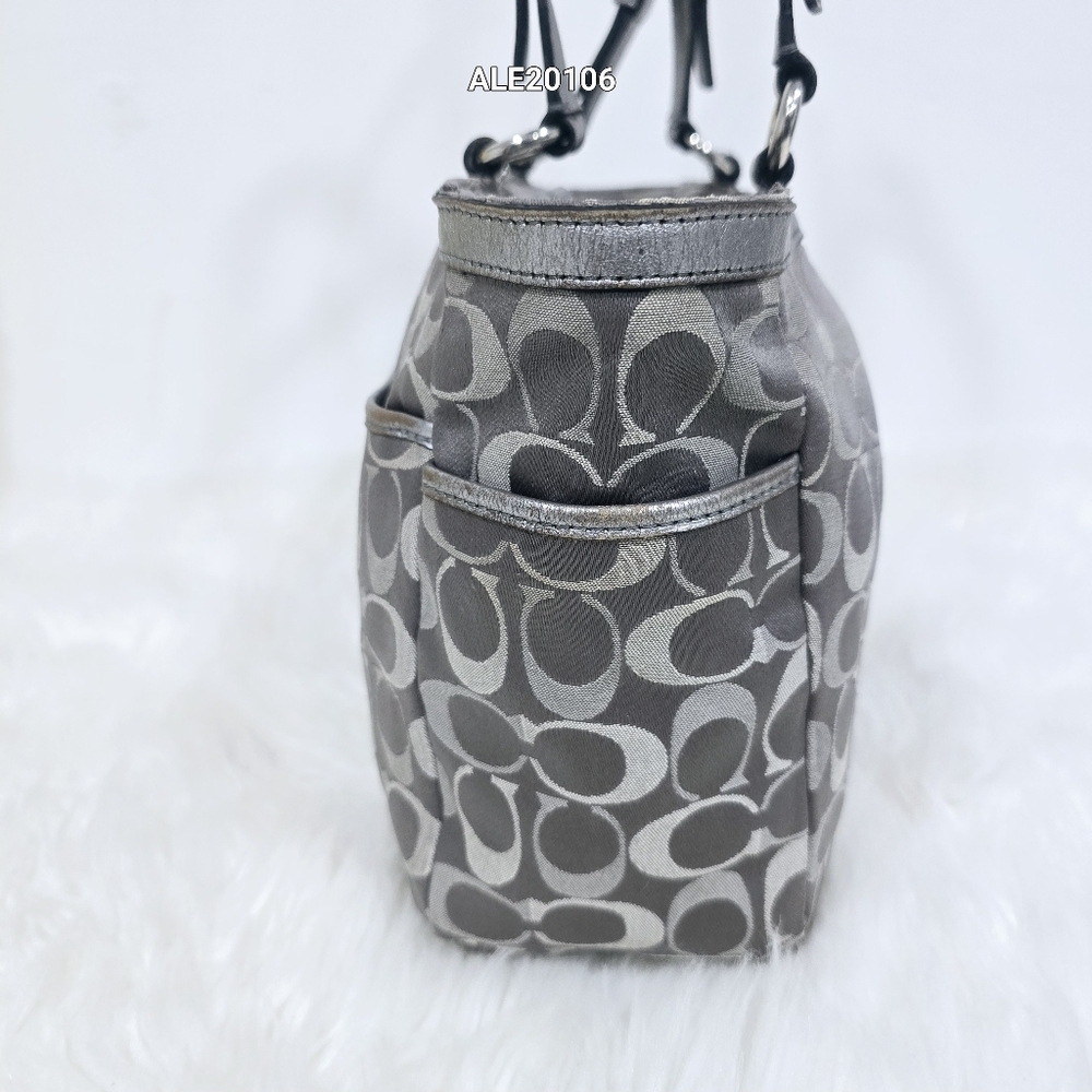Coach Gallery East West tote bag with signature monogram print in gray and silve - Picture 14 of 16